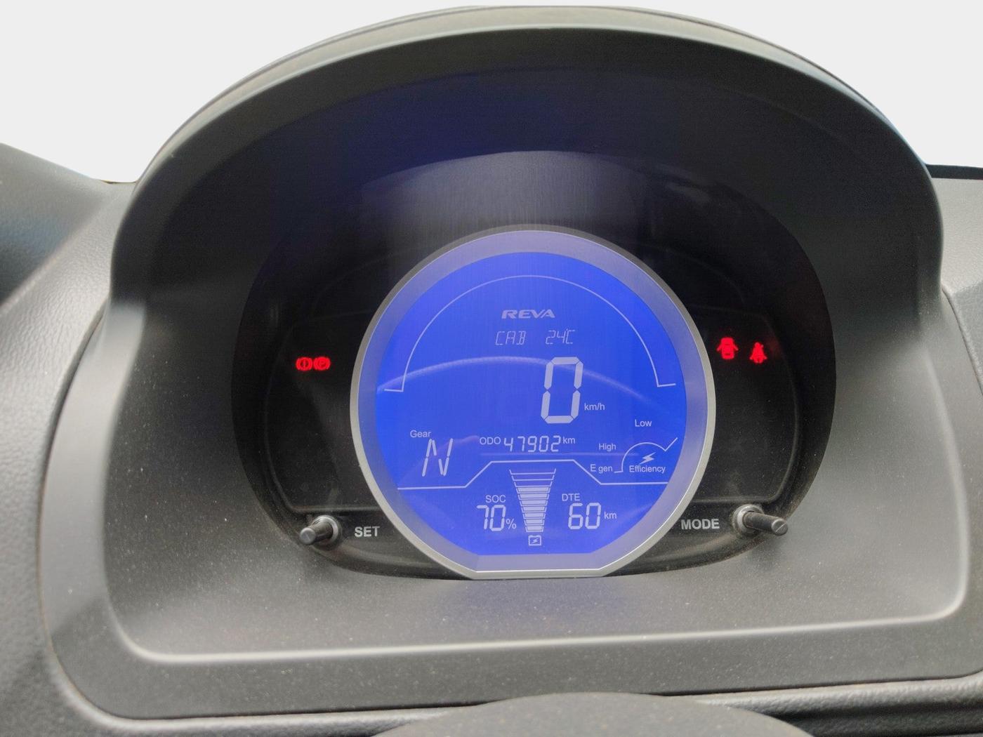 2017 Mahindra E20 Plus P6, Electric, Automatic, 48,116 km, interior