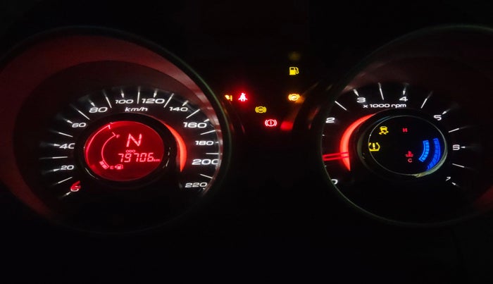 2015 Mahindra XUV500 W8 1.99, Diesel, Manual, 79,706 km, interior
