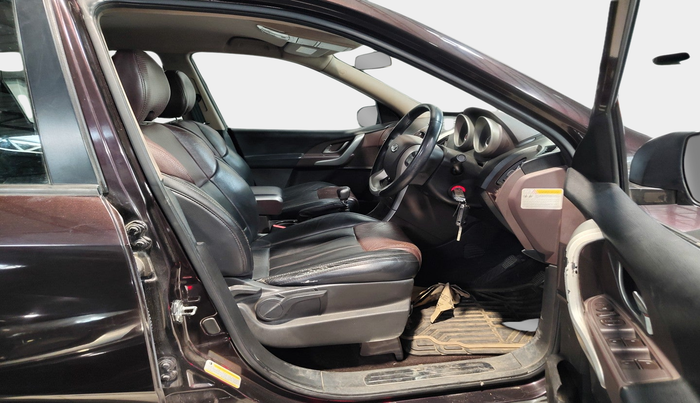 2015 Mahindra XUV500 W8 1.99, Diesel, Manual, 79,706 km, interior