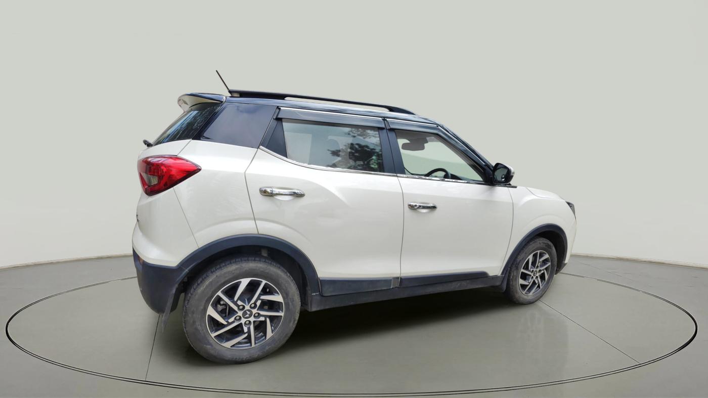 2023 Mahindra XUV300 W8 (O) 1.2 PETROL, Petrol, Manual, 35,659 km, exterior