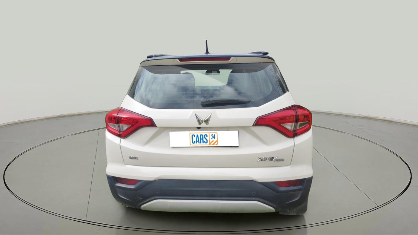 2023 Mahindra XUV300 W8 (O) 1.2 PETROL, Petrol, Manual, 35,659 km, exterior