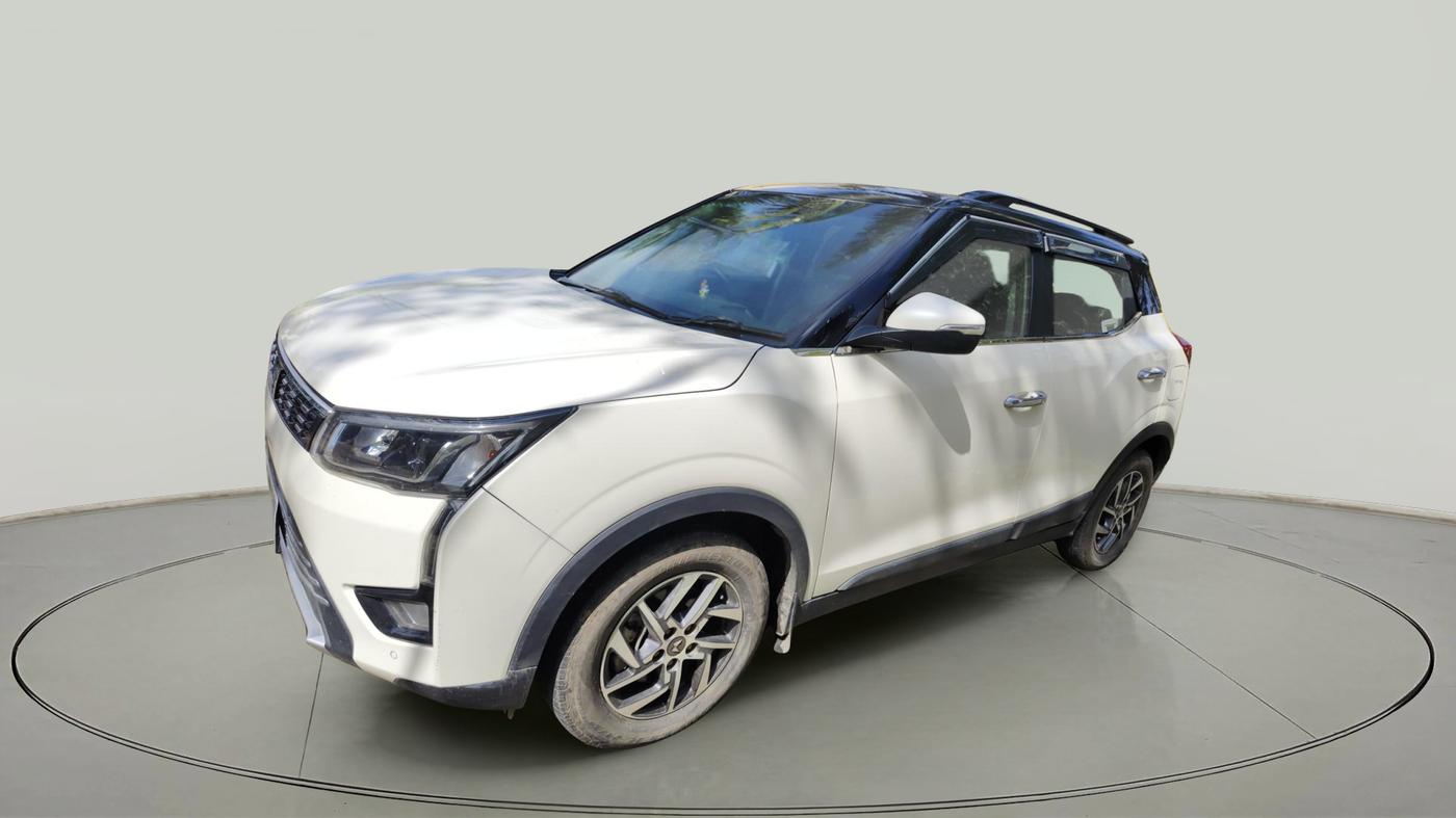 2023 Mahindra XUV300 W8 (O) 1.2 PETROL, Petrol, Manual, 35,659 km, exterior