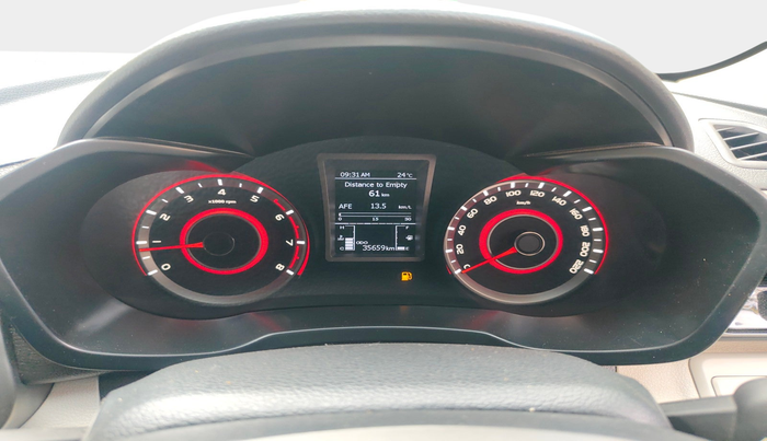 2023 Mahindra XUV300 W8 (O) 1.2 PETROL, Petrol, Manual, 35,659 km, interior