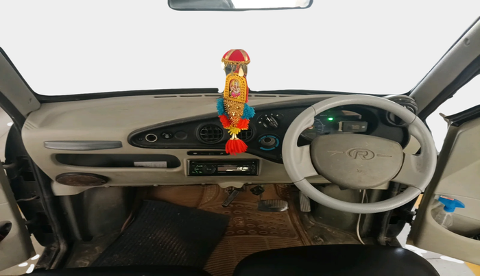 2010 Mahindra Reva AC, Electric, Automatic, 57,063 km, interior