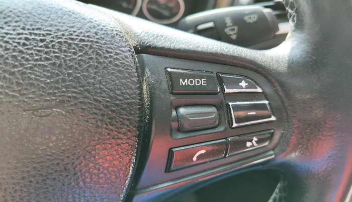 2013 BMW 3 Series 320d, Diesel, Automatic, 1,36,031 km, interior