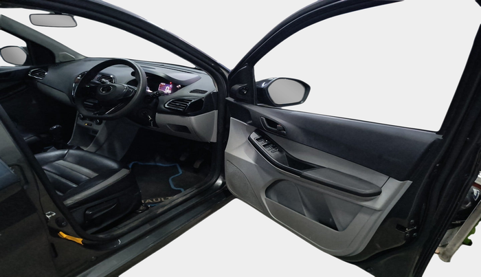 2024 Tata Tiago XT PETROL, Petrol, Manual, 52,525 km, interior