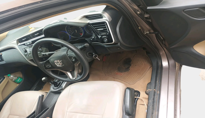 2015 Honda City 1.5L I-DTEC SV, Diesel, Manual, 1,81,876 km, interior