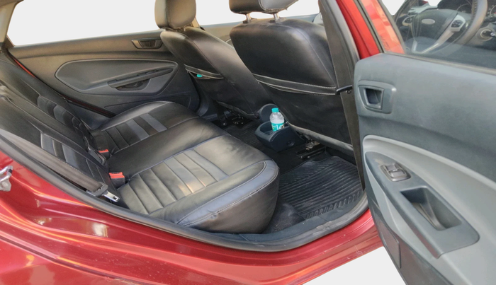 2013 Ford Fiesta STYLE DIESEL, Diesel, Manual, 1,11,354 km, interior