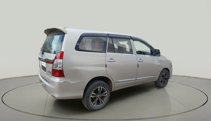 2014 Toyota Innova 2.5 GX 7 STR, Diesel, Manual, 2,67,148 km, exterior