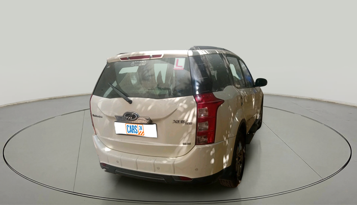 2014 Mahindra XUV500 W8, Diesel, Manual, 7,00,001 km, exterior