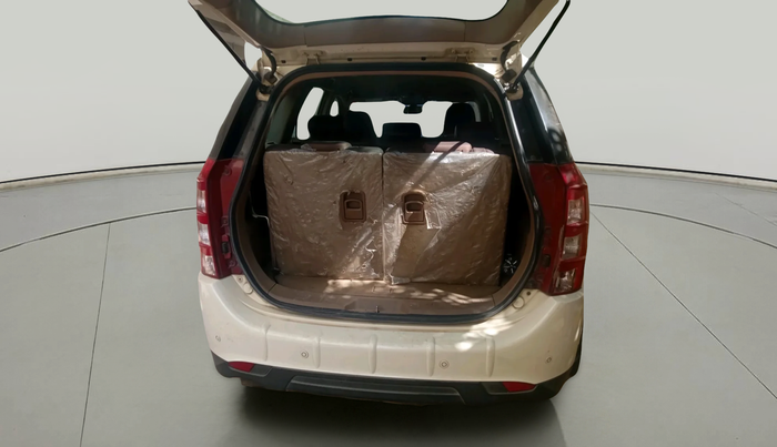 2014 Mahindra XUV500 W8, Diesel, Manual, 7,00,001 km, exterior