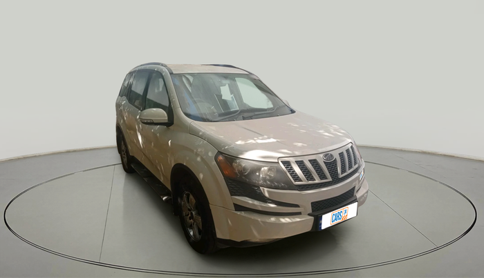 2014 Mahindra XUV500 W8, Diesel, Manual, 7,00,001 km, exterior