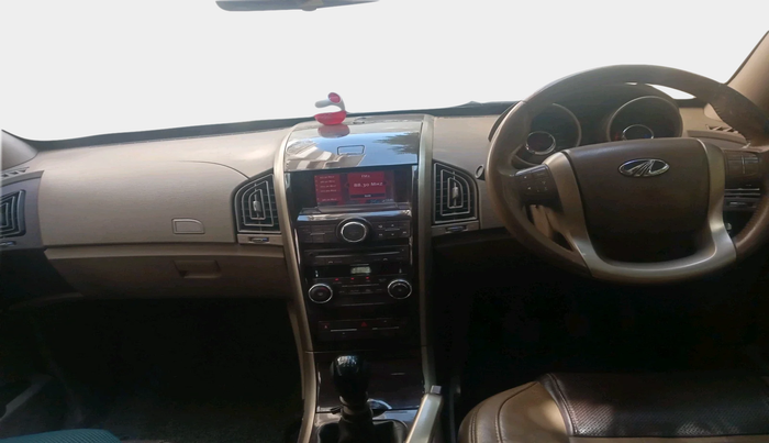 2014 Mahindra XUV500 W8, Diesel, Manual, 7,00,001 km, interior