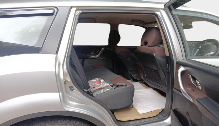 2012 Mahindra XUV500 W6, Diesel, Manual, 1,05,056 km, interior