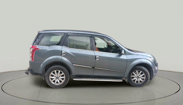 2016 Mahindra XUV500 W10 AT, Diesel, Automatic, 77,951 km, exterior