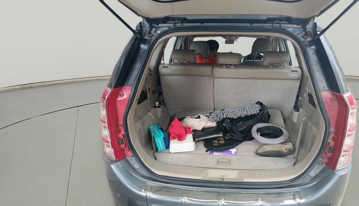 2016 Mahindra XUV500 W10 AT, Diesel, Automatic, 77,951 km, exterior