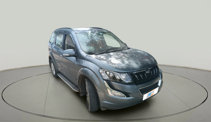 2016 Mahindra XUV500 W10 AT, Diesel, Automatic, 77,951 km, exterior