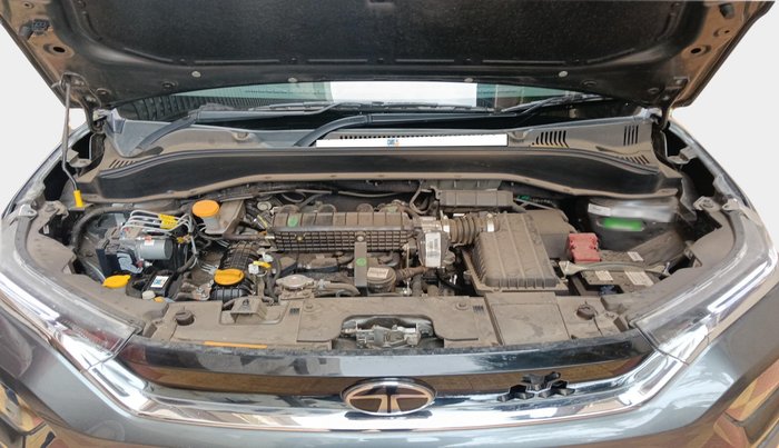 2024 Tata PUNCH Creative Flagship Dual Tone AMT, Petrol, Automatic, 10,858 km, exterior