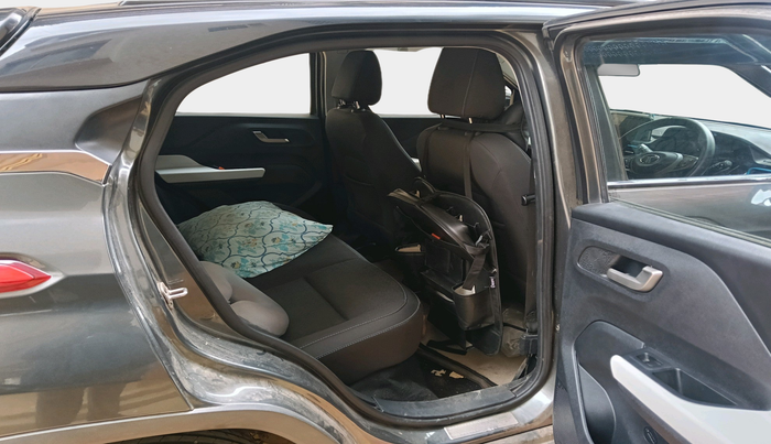 2024 Tata PUNCH Creative Flagship Dual Tone AMT, Petrol, Automatic, 10,858 km, interior