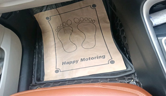 2022 KIA SONET HTX ANNIVERSARY EDITION 1.5, Diesel, Manual, 24,064 km, interior