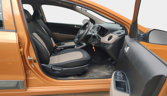 2015 Hyundai Grand i10 SPORTZ 1.2 KAPPA VTVT, Petrol, Manual, 78,696 km, interior