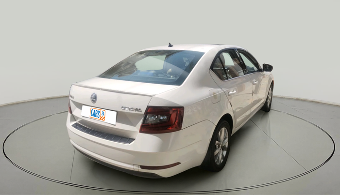 2017 Skoda Octavia L&K 1.8 TSI AT, Petrol, Automatic, 1,39,707 km, exterior