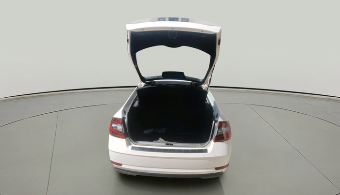 2017 Skoda Octavia L&K 1.8 TSI AT, Petrol, Automatic, 1,39,707 km, exterior