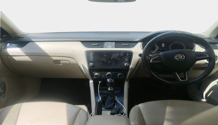 2017 Skoda Octavia L&K 1.8 TSI AT, Petrol, Automatic, 1,39,707 km, interior