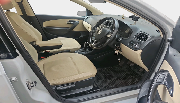 2016 Skoda Rapid 1.6 MPI STYLE PLUS AT, Petrol, Automatic, 63,135 km, interior