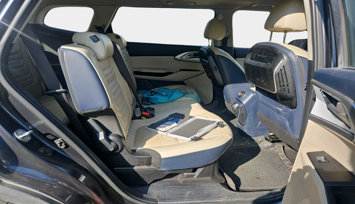 2023 KIA CARENS LUXURY PLUS IMT 1.5 DIESEL IMT, Diesel, Manual, 24,811 km, interior