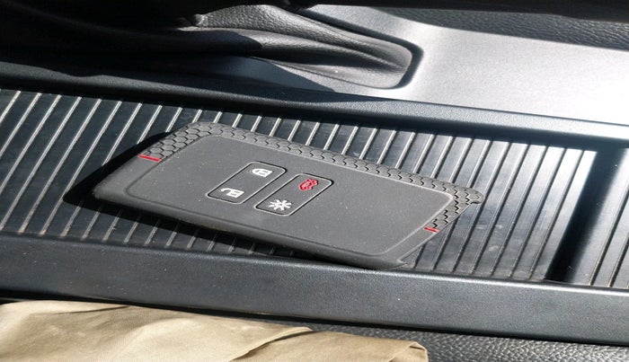 2022 Renault Kiger RXT (O) AMT, Petrol, Automatic, 24,098 km, interior