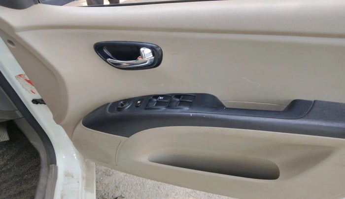 2011 Hyundai i10 MAGNA 1.2, Petrol, Manual, 38,192 km, interior