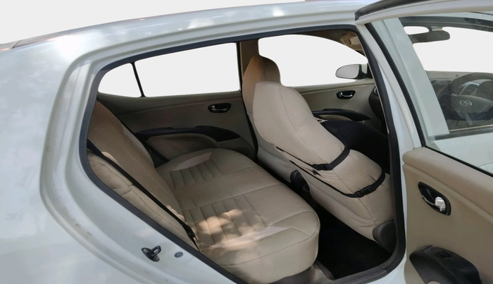 2011 Hyundai i10 MAGNA 1.2, Petrol, Manual, 38,192 km, interior