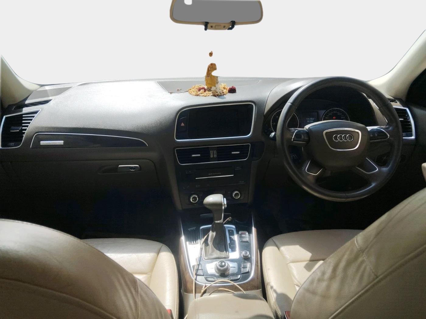 2013 Audi Q5 2.0 TDI QUATTRO, Diesel, Automatic, 96,131 km, interior