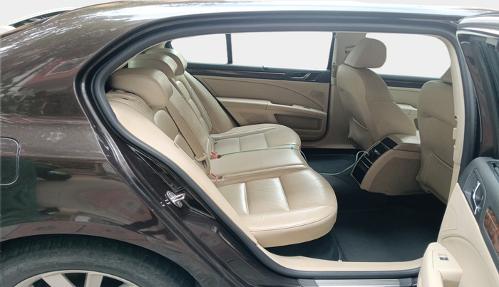 2015 Skoda Superb ELEGANCE 1.8 TSI MT, Petrol, Manual, 1,56,889 km, interior