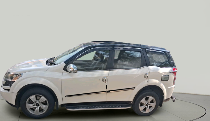 2015 Mahindra XUV500 W8, Diesel, Manual, 1,20,248 km, exterior