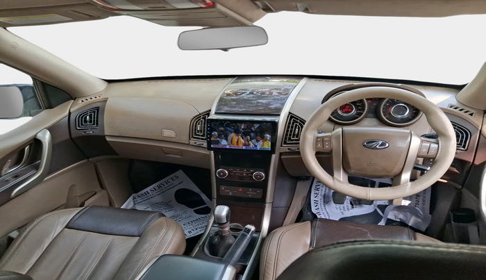2015 Mahindra XUV500 W8, Diesel, Manual, 1,20,248 km, interior