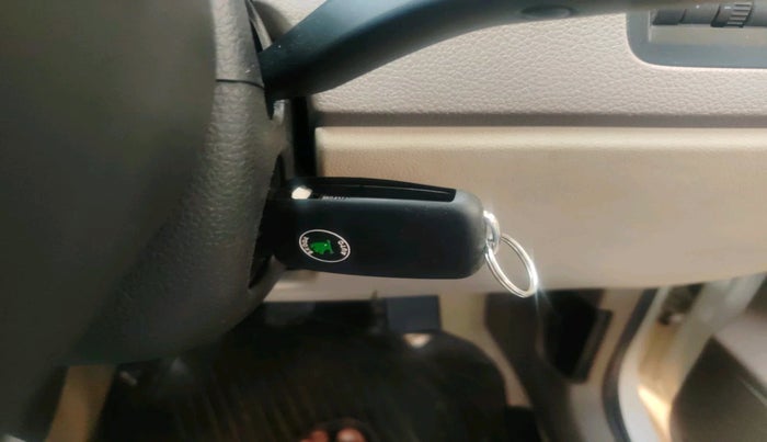 2015 Skoda Rapid AMBITION 1.6 MPI MT, Petrol, Manual, 78,886 km, interior