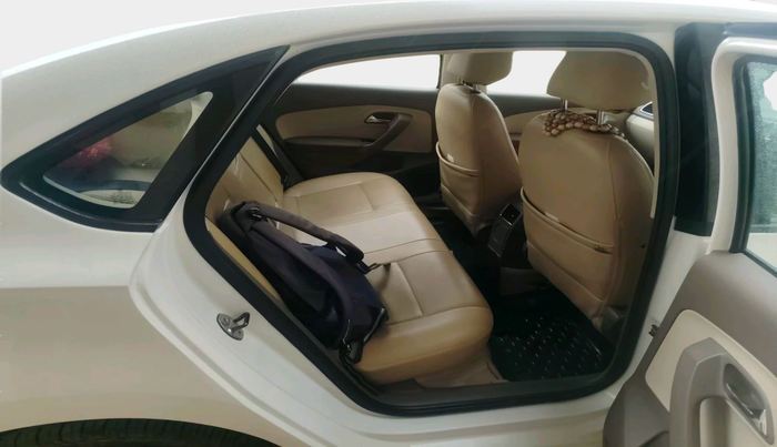 2015 Skoda Rapid AMBITION 1.6 MPI MT, Petrol, Manual, 78,886 km, interior