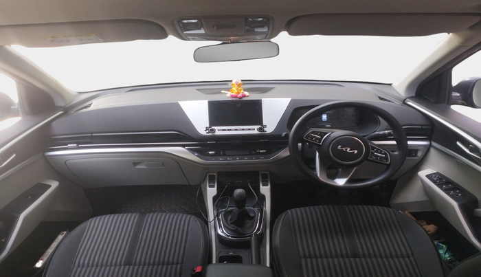 2022 KIA CARENS PRESTIGE PLUS 1.4 PETROL 7 STR, Petrol, Manual, 17,805 km, interior