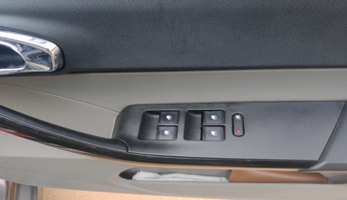 2017 Tata Tiago XZ PETROL, Petrol, Manual, 94,758 km, interior