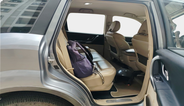 2016 Mahindra XUV500 W8, Diesel, Manual, 78,051 km, interior