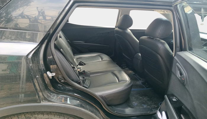 2023 Mahindra XUV400 EL 7.2 KW, Electric, Automatic, 40,557 km, interior