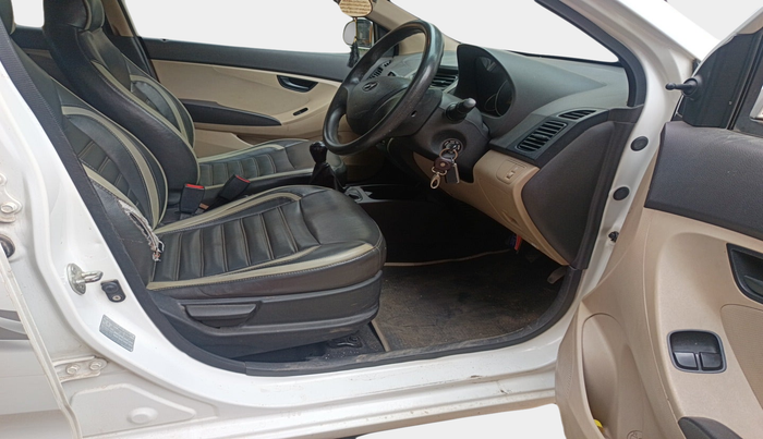 2013 Hyundai Eon MAGNA +, Petrol, Manual, 72,048 km, interior
