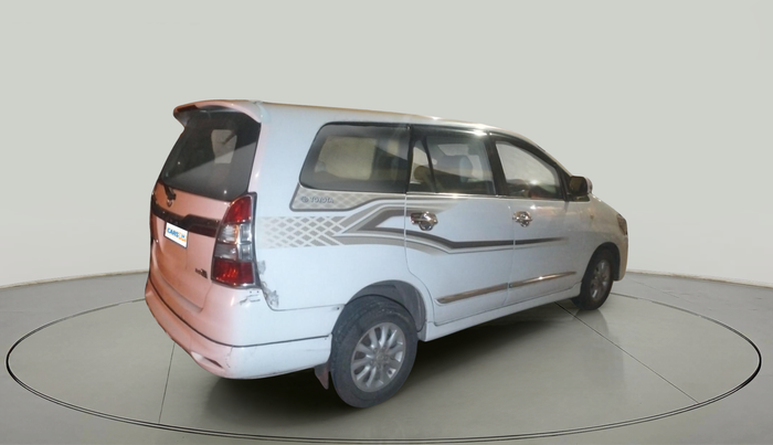 2014 Toyota Innova 2.5 VX 8 STR, Diesel, Manual, 90,771 km, exterior