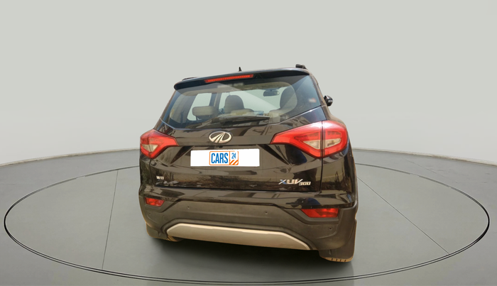 2021 Mahindra XUV300 W8 1.2 PETROL, Petrol, Manual, 15,585 km, exterior