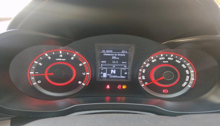 2021 Mahindra XUV300 W8 1.2 PETROL, Petrol, Manual, 15,585 km, interior