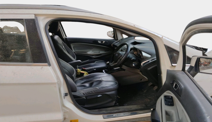 2015 Ford Ecosport TITANIUM 1.0L ECOBOOST, Petrol, Manual, 1,17,209 km, interior