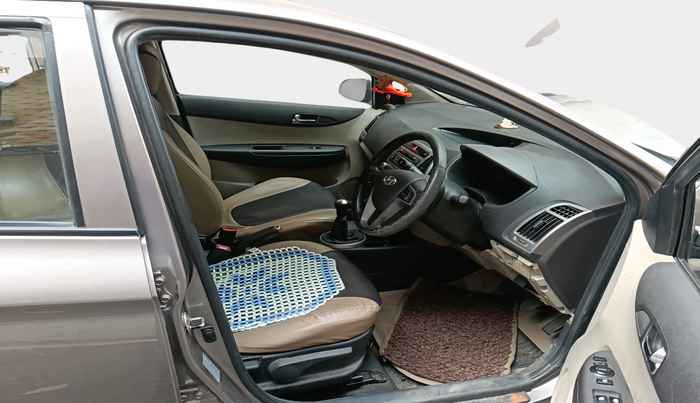 2014 Hyundai i20 ASTA 1.2, Petrol, Manual, 65,718 km, interior