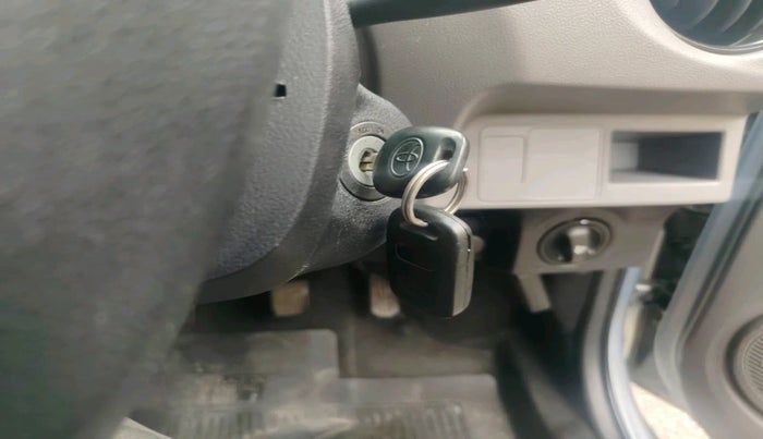 2011 Toyota Etios Liva G, Petrol, Manual, 74,048 km, interior